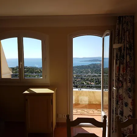 Vue Studio 4 Pers Les Issambres * Roquebrune-sur-Argens